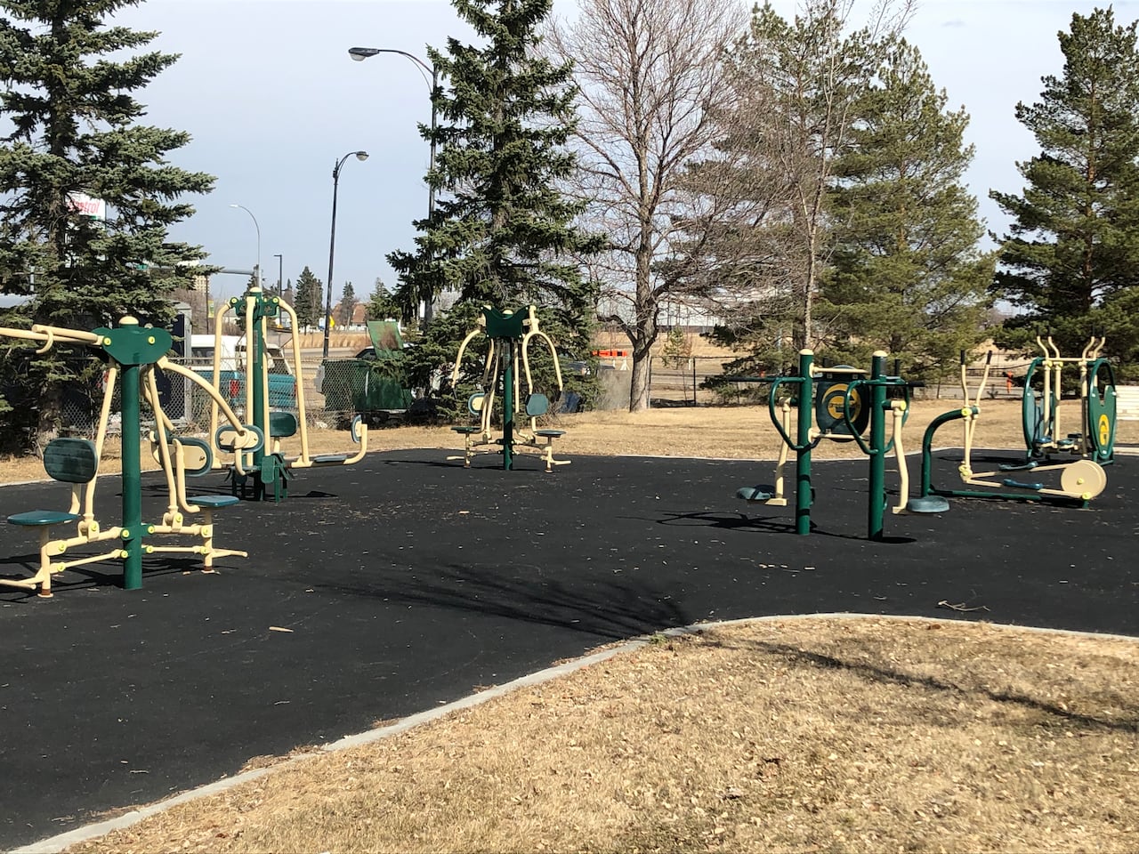 Outdoor Workout Equipment Edmonton Parks - Edmonton Wellness Guide