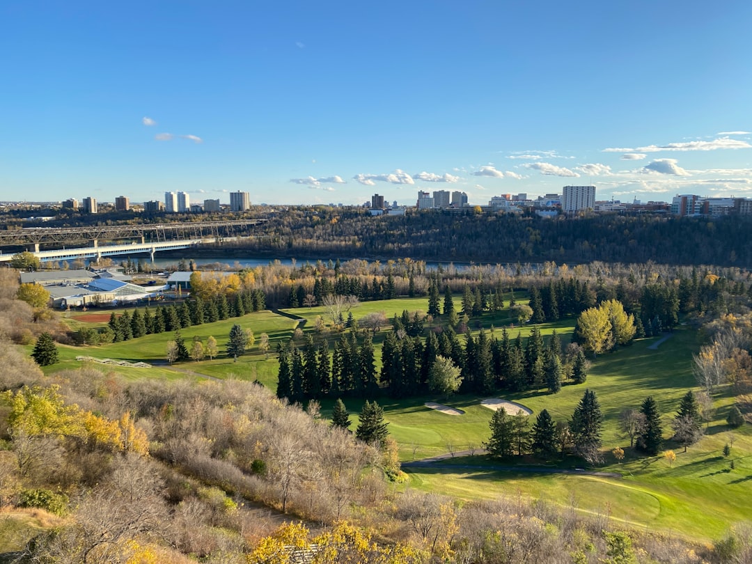 Can You Hike the Edmonton River Valley in Winter? The Complete Guide Practical Logistics: Parking, Transit, and Trail Access