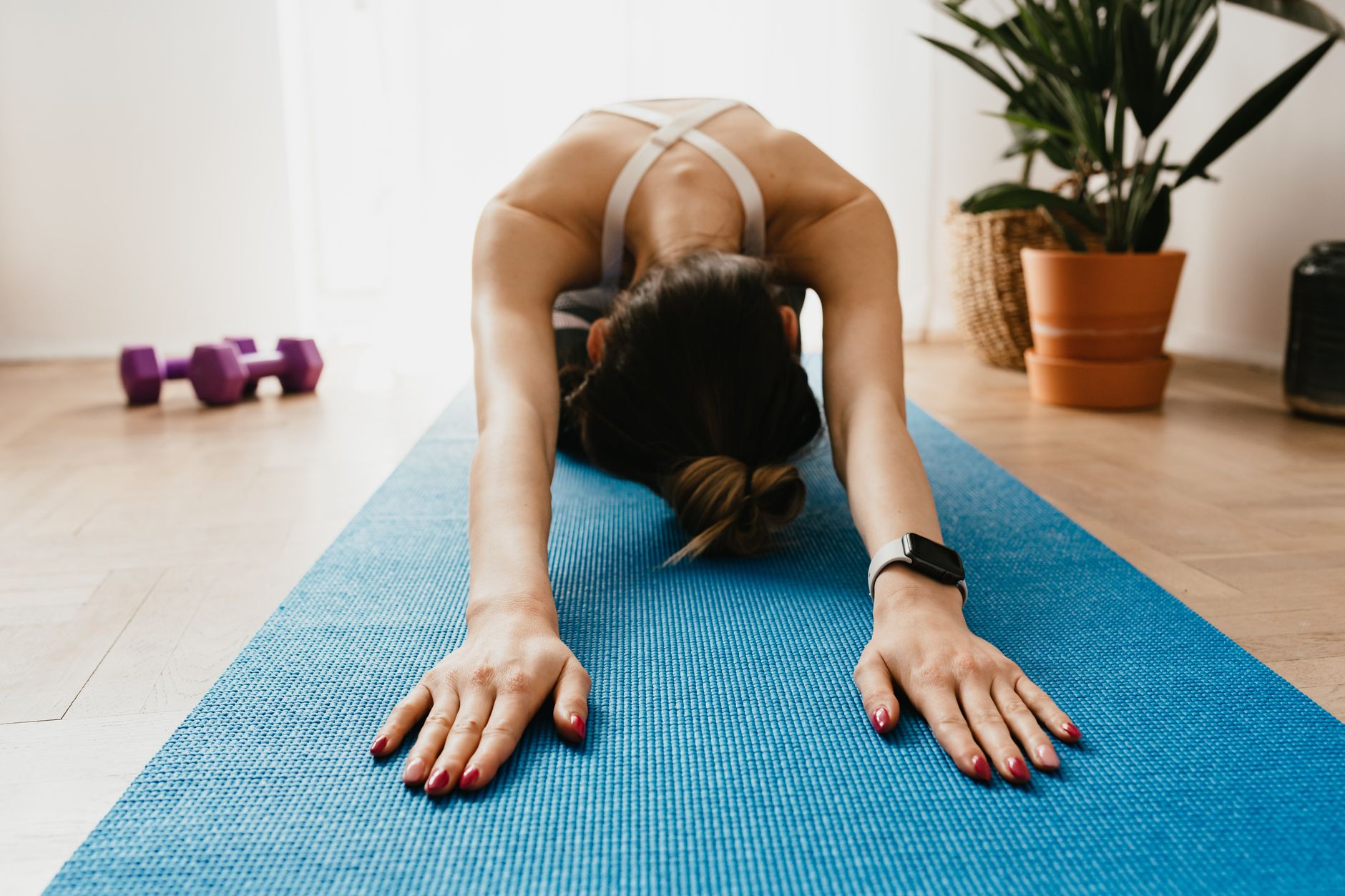 At-Home Yoga vs Studio Classes: Which Is Right for Beginners in Edmonton? Seasonal Considerations Across an Edmonton Year