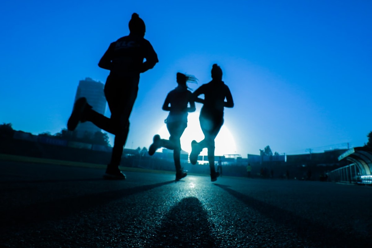 Morning vs Evening Exercise Routines: Which Is Better for Edmonton Schedules and Winters? morning vs evening exercise routines which is better fo clean