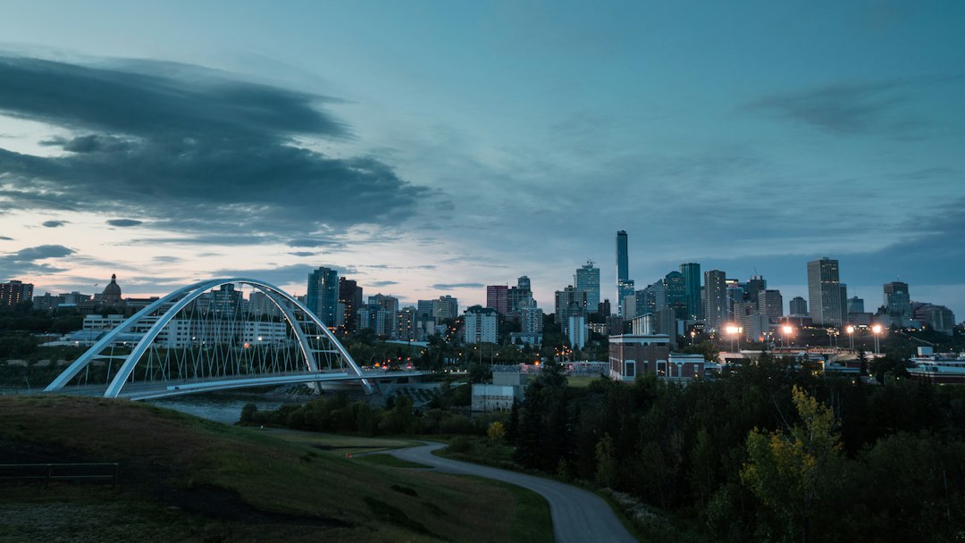 Indoor vs Outdoor Summer Workouts in Edmonton: Which Wins When the Heat and Smoke Roll In? Long Daylight Hours: Edmonton's Unique Summer Advantage